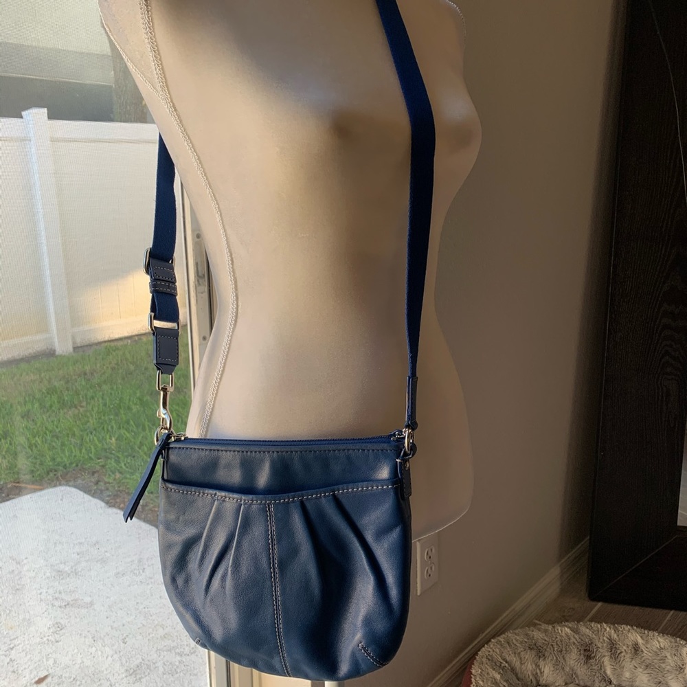Coach cross body/messenger bag 100% leather